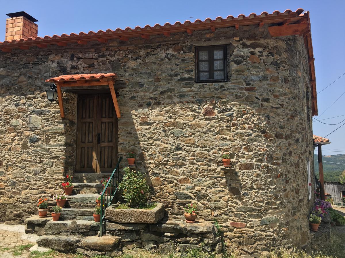 Casa Da Bica Gondesende Guest House Bragança Exterior foto